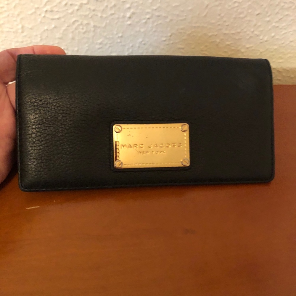Marc Jacobs’s black leather wallet
